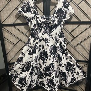 Chic Black Floral Midi Dress